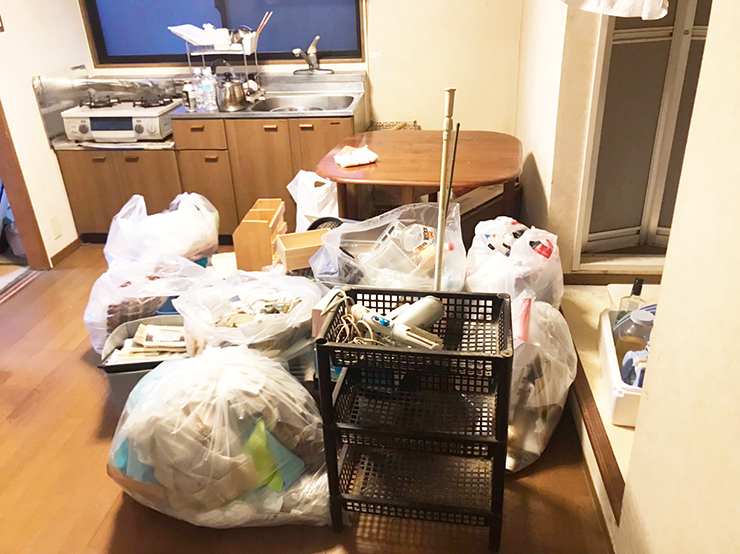 福岡市博多区で引越しのゴミや家具家電を回収しました。
